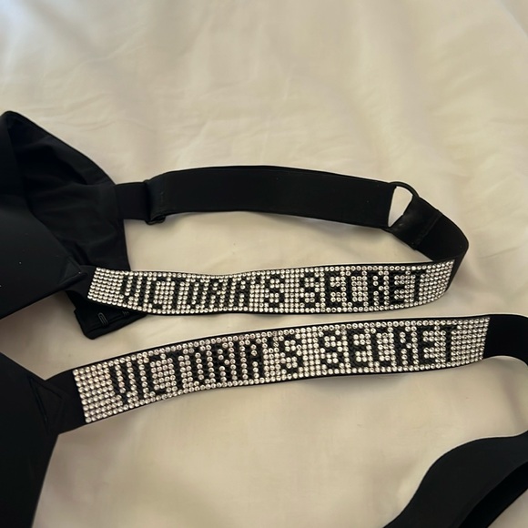 Victoria’s Secret bombshell shine strap push up bra 36B - Picture 4 of 4